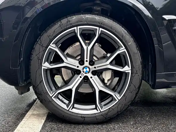 BMW X5 2023