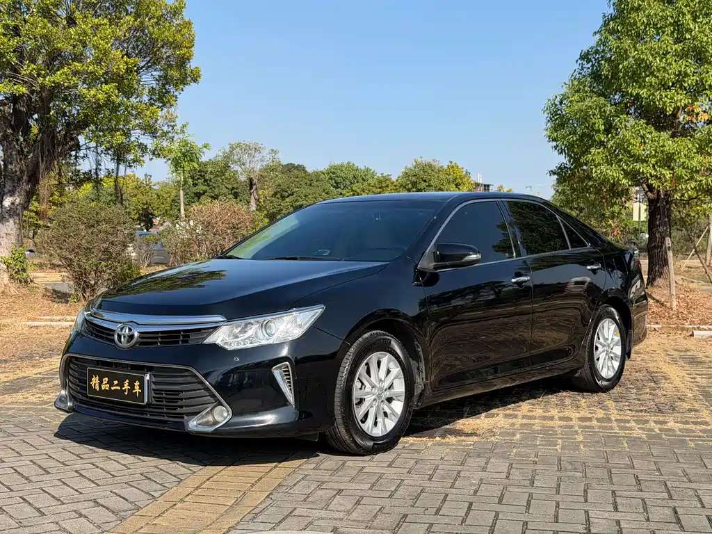 Toyota Camry 2016 — фото 1
