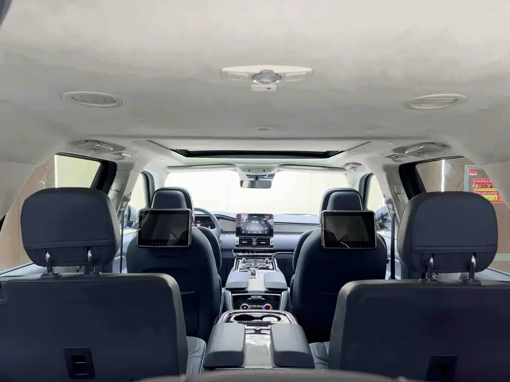 Lincoln Navigator 2021