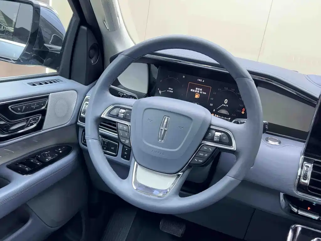 Lincoln Navigator 2021 — фото 10