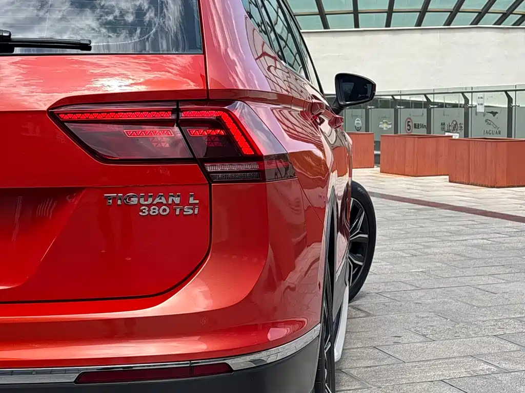Volkswagen Tiguan L 2017 — фото 10
