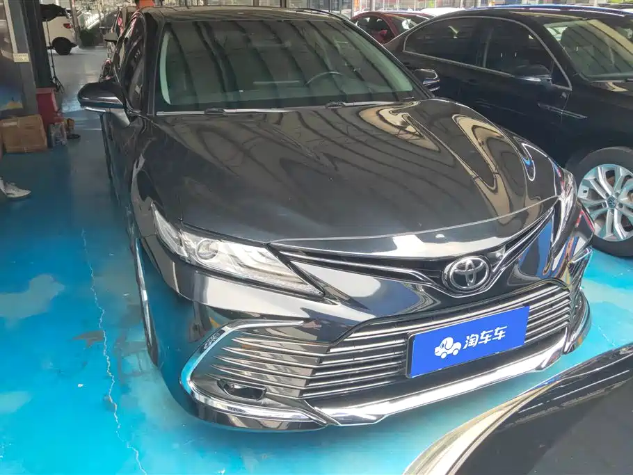 Toyota Camry 2024 — фото 2