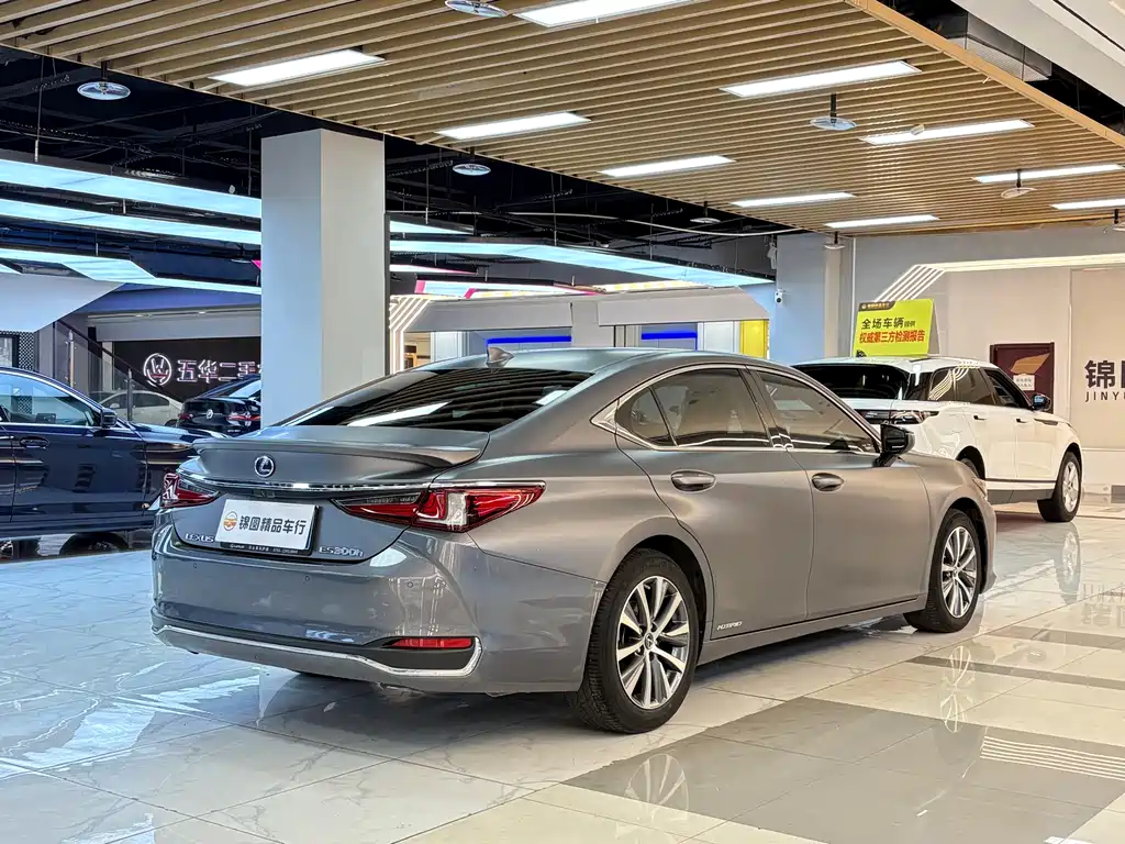 Lexus ES 2020 — фото 5