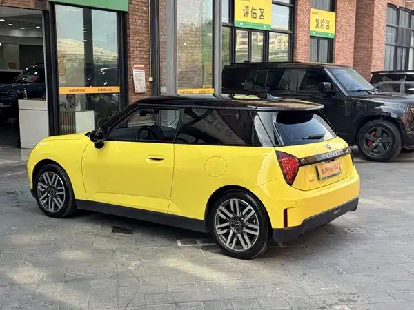 MINI Cooper 2025