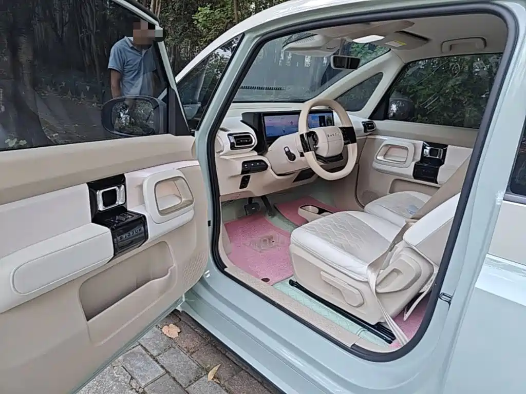 Baojun Kiwi EV 2022 — фото 16