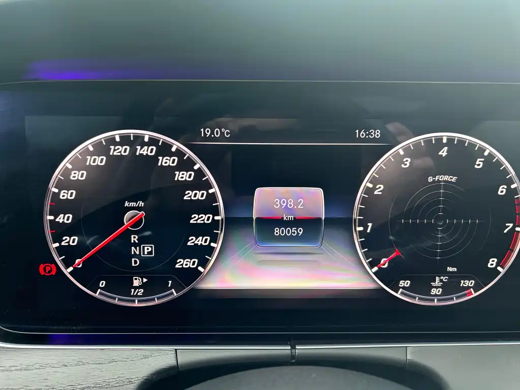 Mercedes-Benz E-Class 2020 — фото 12