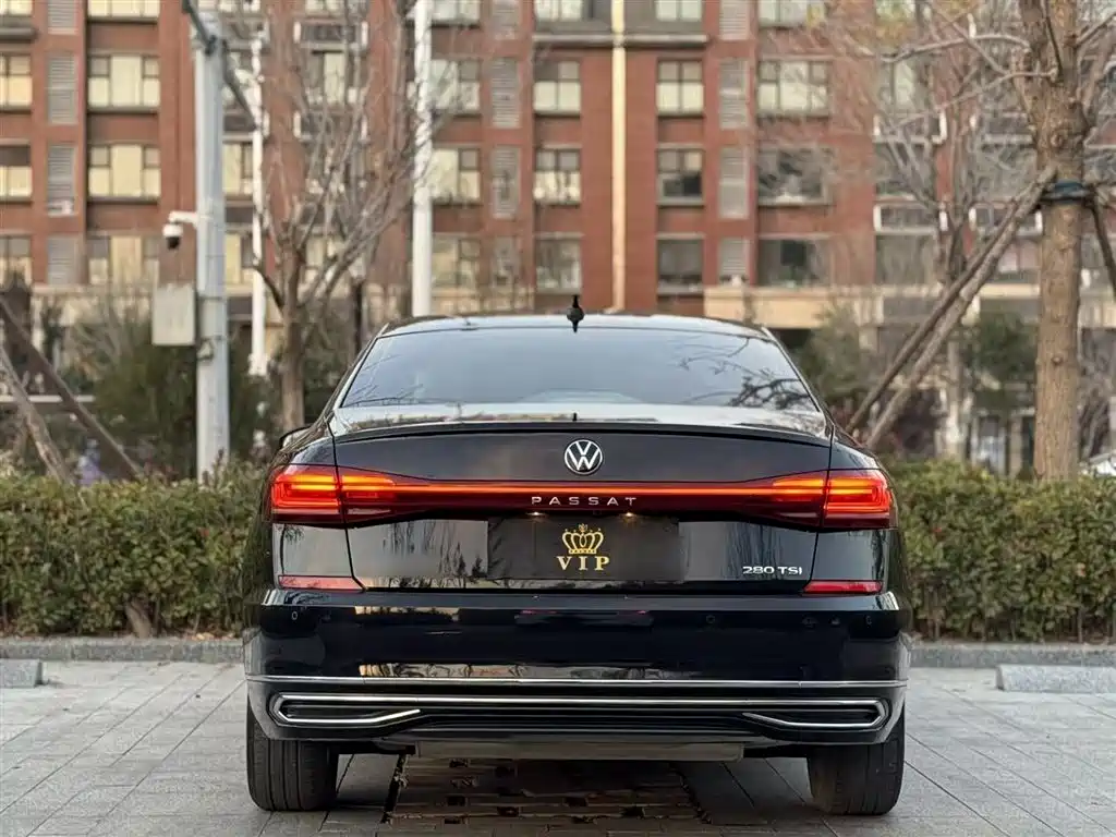 Volkswagen Passat 2022 — фото 25