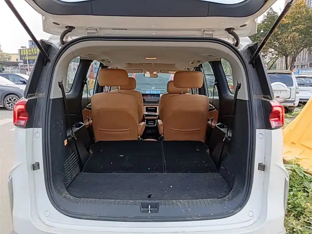 Maxus G50 PHEV 2025 — фото 19