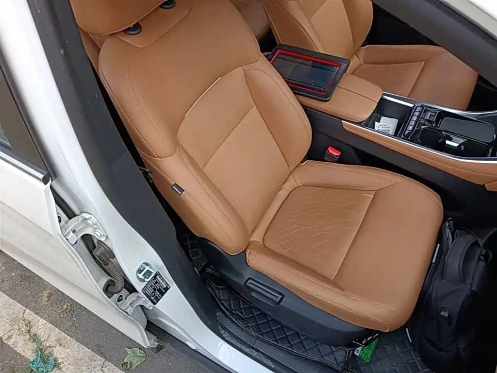 Maxus G50 PHEV 2025 — фото 25