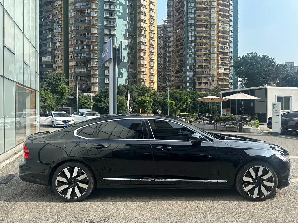 Volvo S90 PHEV 2023 — фото 4
