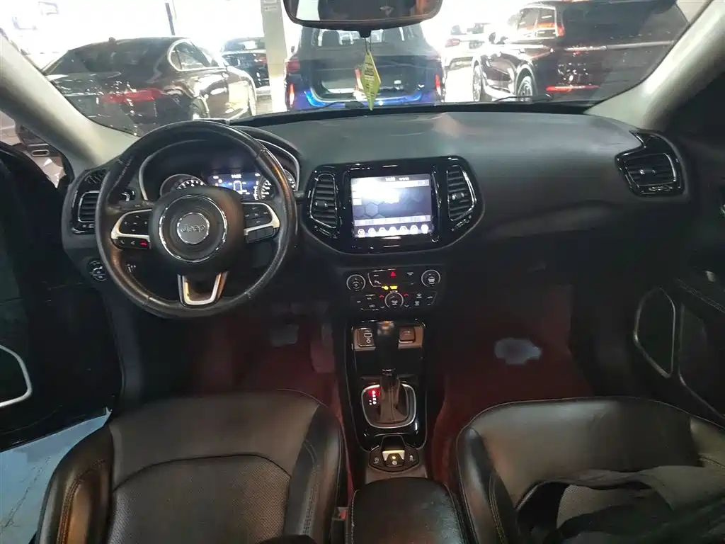 Jeep Compass 2021 — фото 12