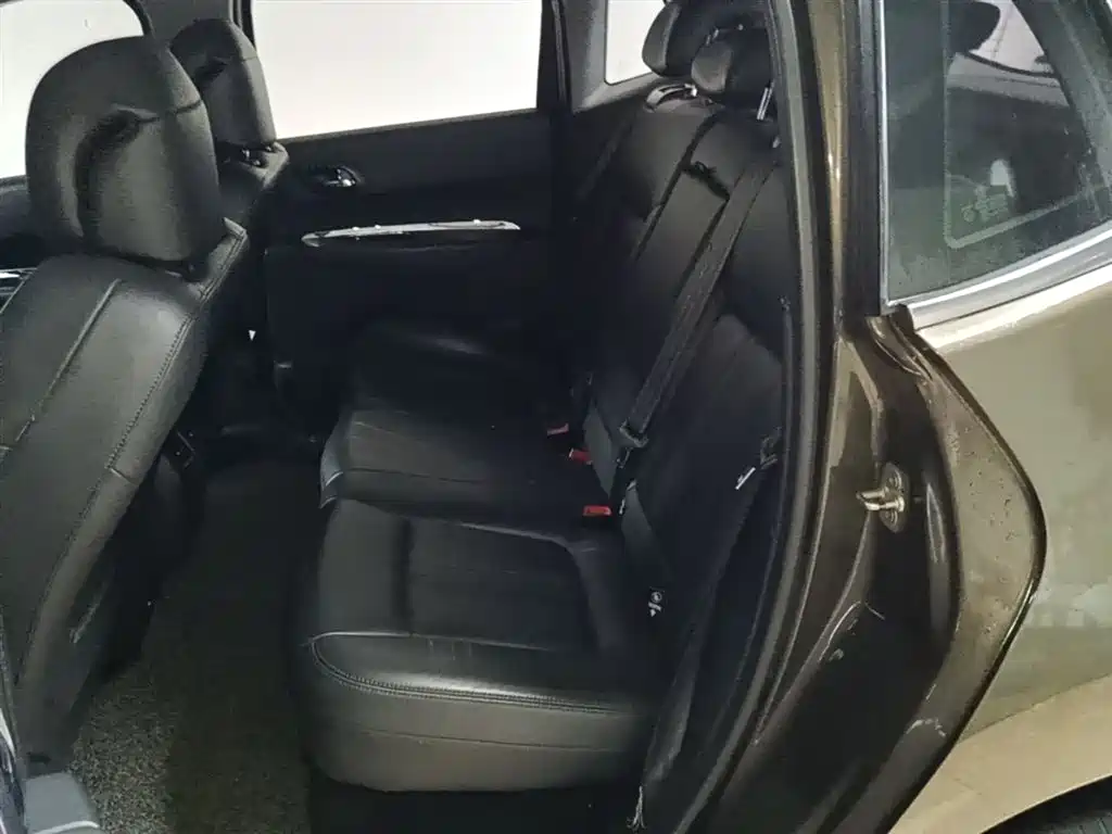 Peugeot 3008 2015 — фото 17