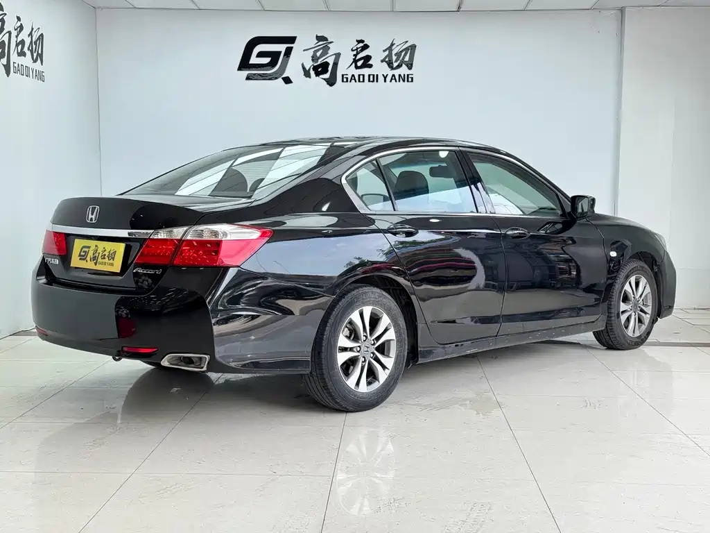 Honda Accord 2015 — фото 21