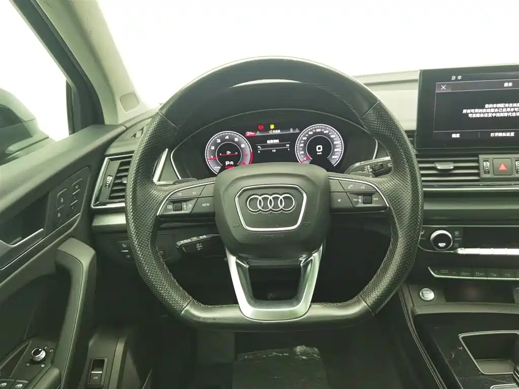 Audi Q5L 2023 — фото 11
