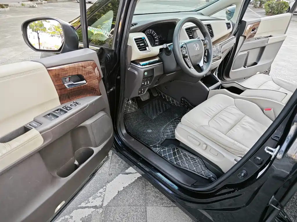 Honda Odyssey 2016 — фото 12