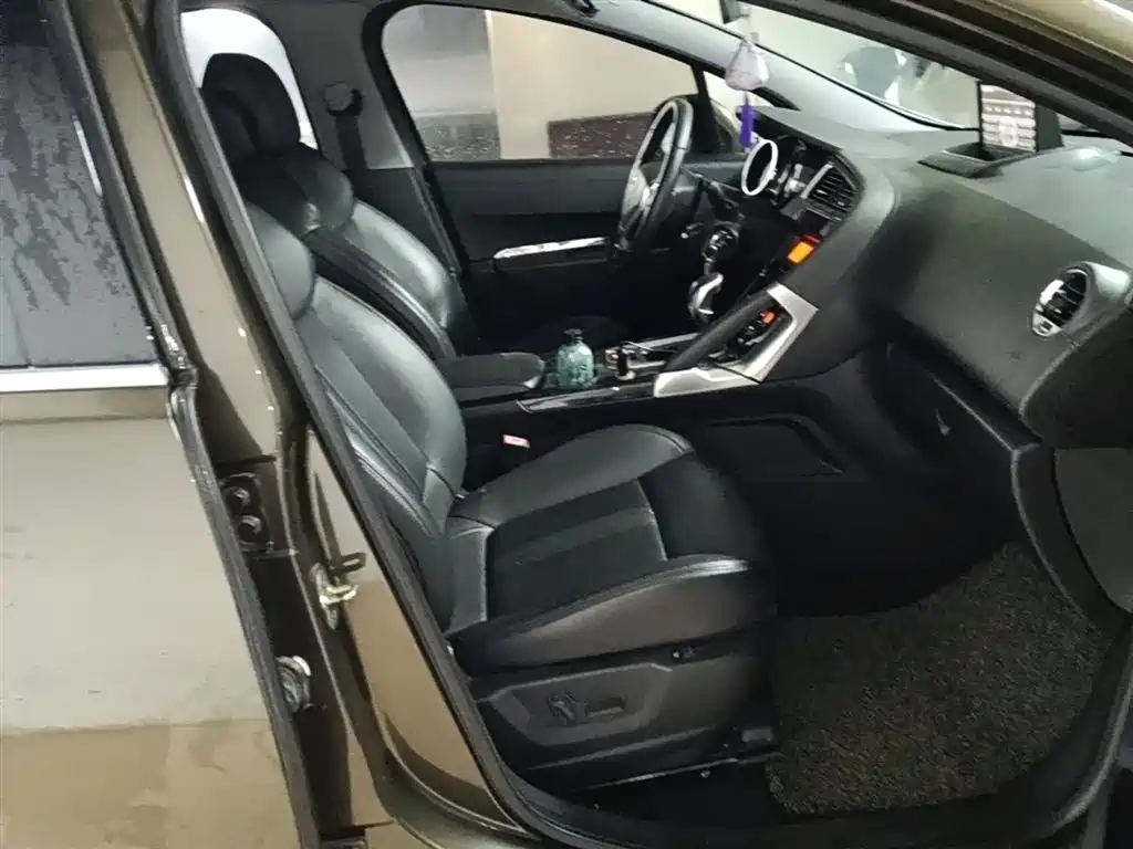 Peugeot 3008 2015 — фото 25