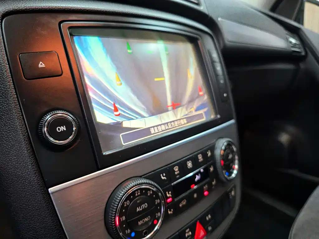 Mercedes-Benz R-Class 2015 — фото 8