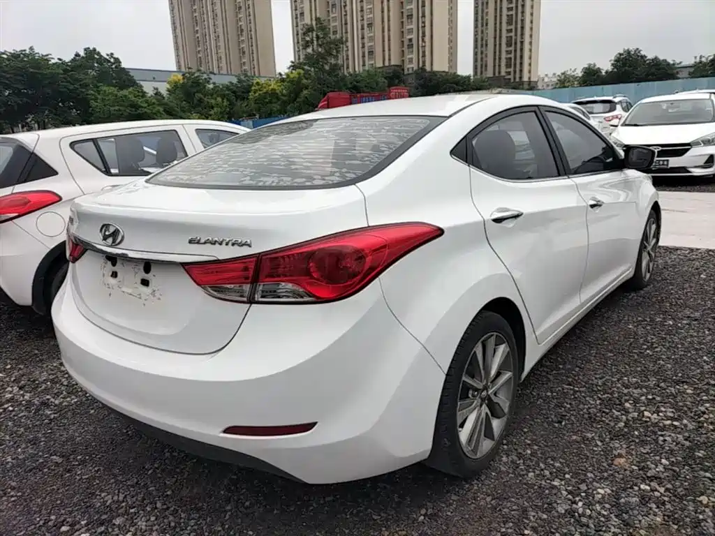 Hyundai Elantra Langdong 2015 — фото 7