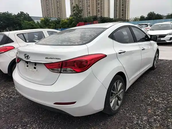 Hyundai Elantra Langdong 2015