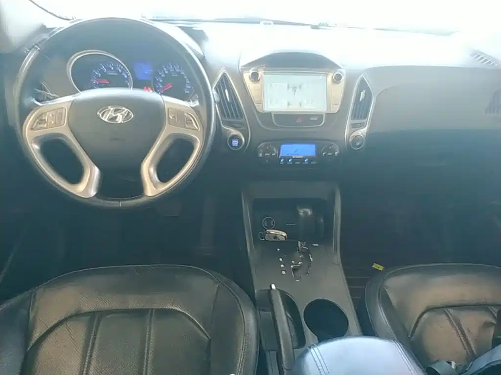 Hyundai ix35 2015 — фото 10