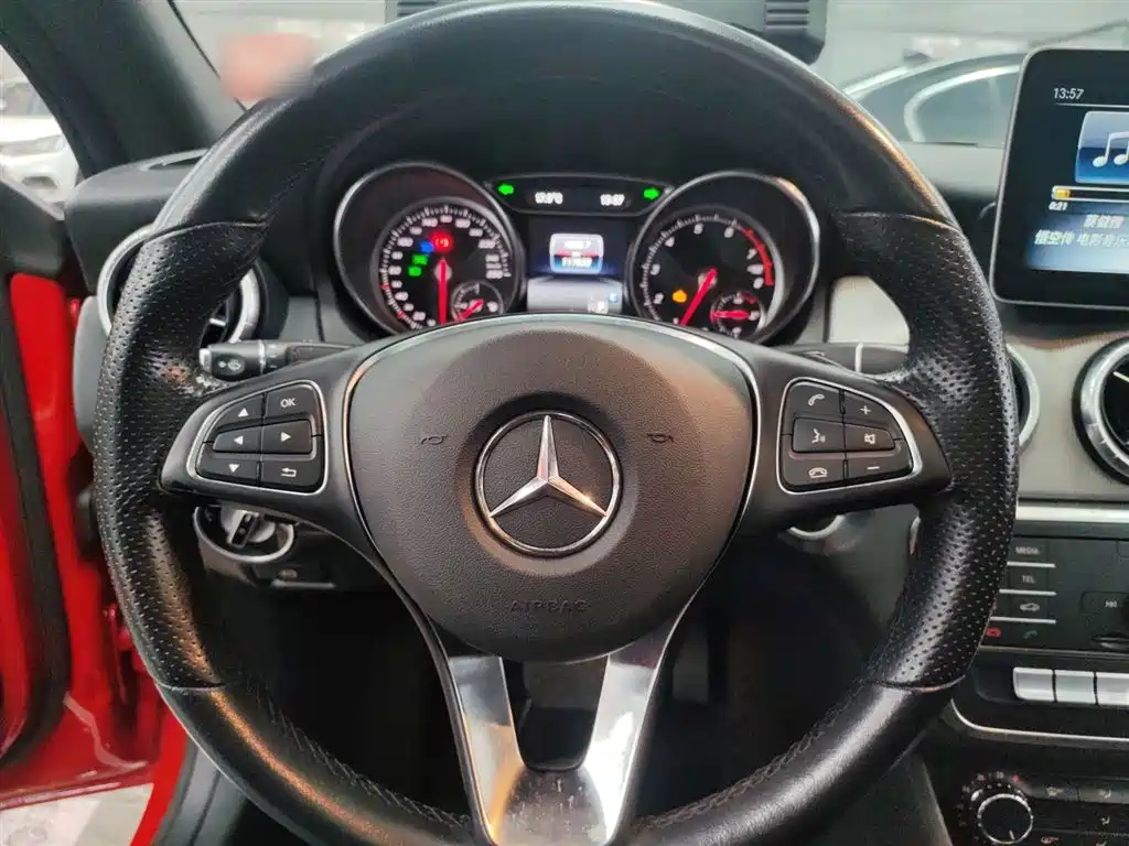 Mercedes-Benz CLA 2018 — фото 11