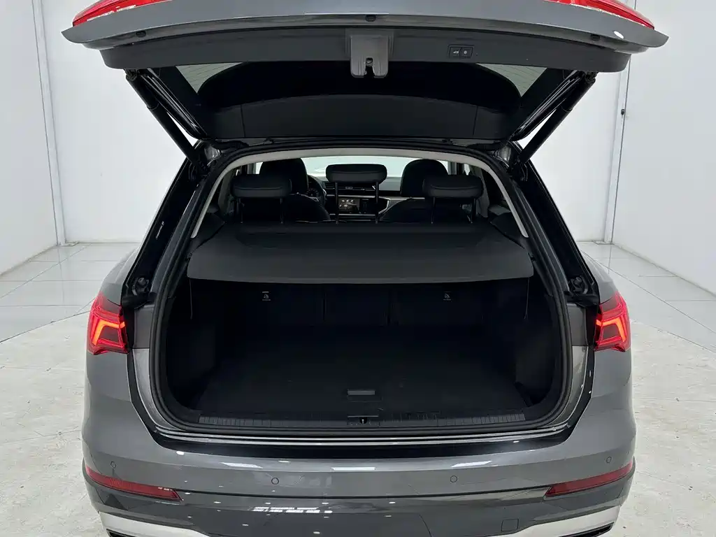 Audi Q3 2023 — фото 16