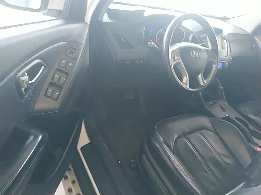 Hyundai ix35 2015 — фото 16
