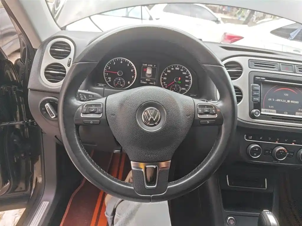Volkswagen Tiguan 2016 — фото 11