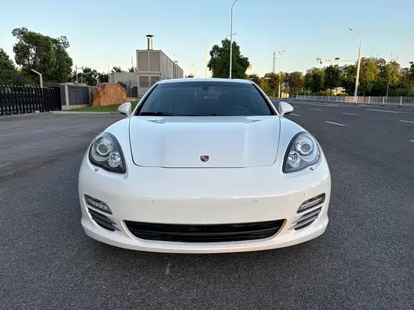 Porsche Panamera 2012