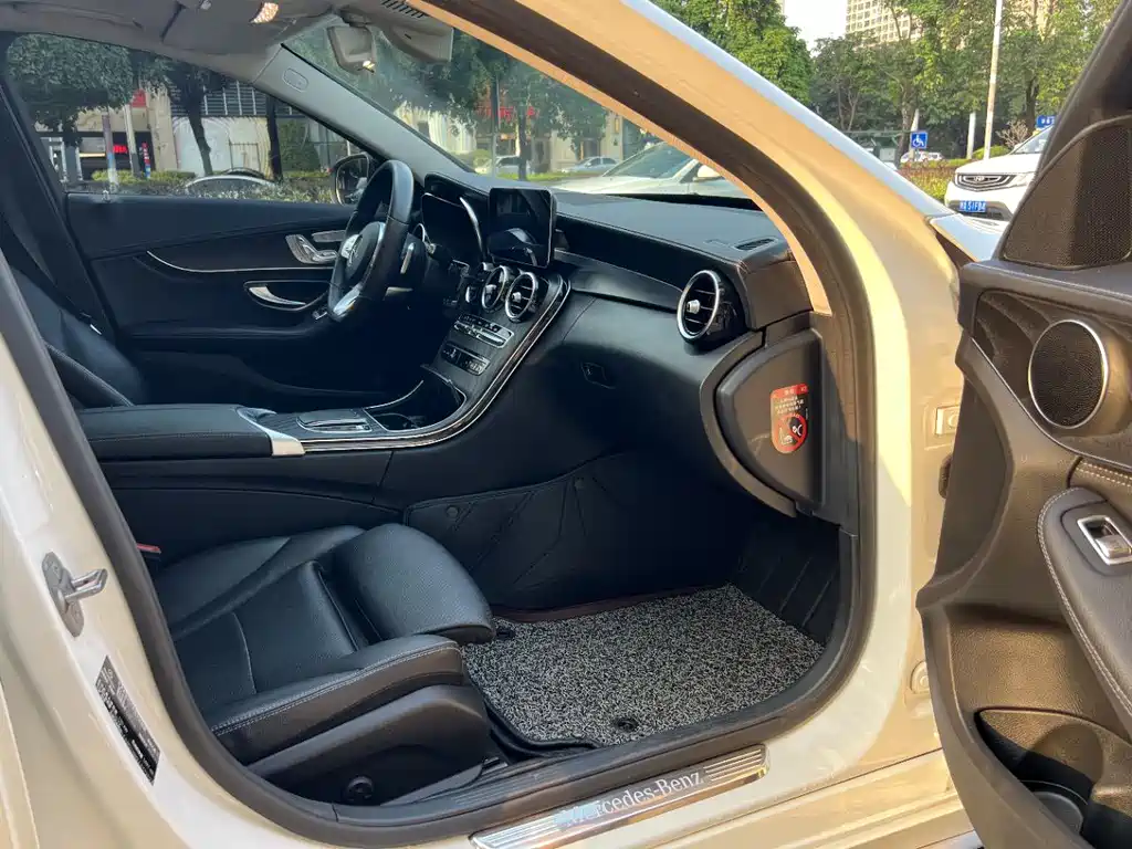 Mercedes-Benz C-Class 2020 — фото 7