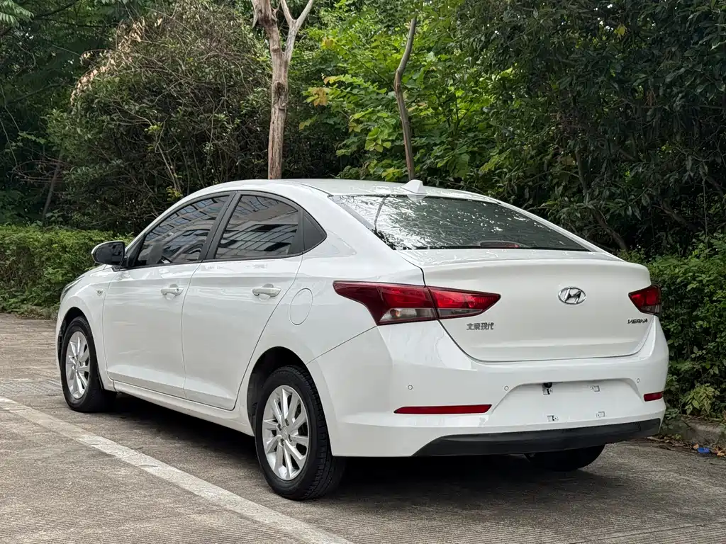 Hyundai Verna 2017 — фото 4