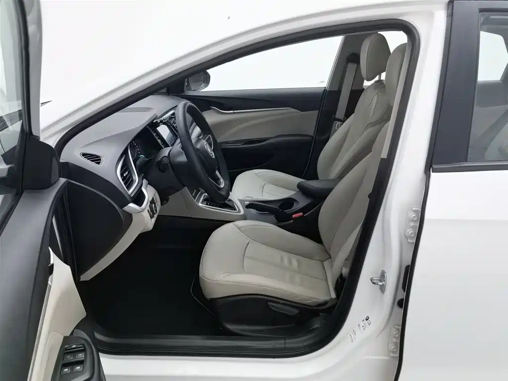 Buick Excelle 2018 — фото 10