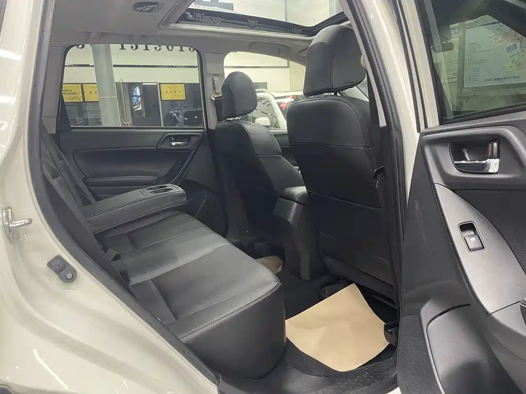 Subaru Forester 2016 — фото 17