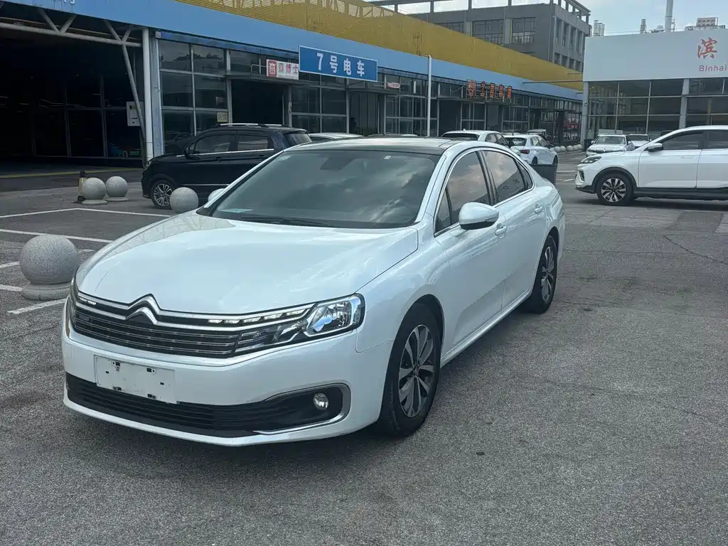 Citroën C6 2021 — фото 1