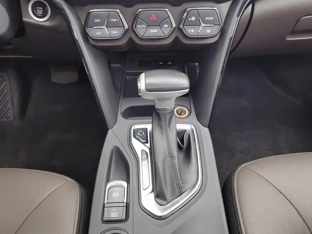 GAC Trumpchi GS4 2016 — фото 13