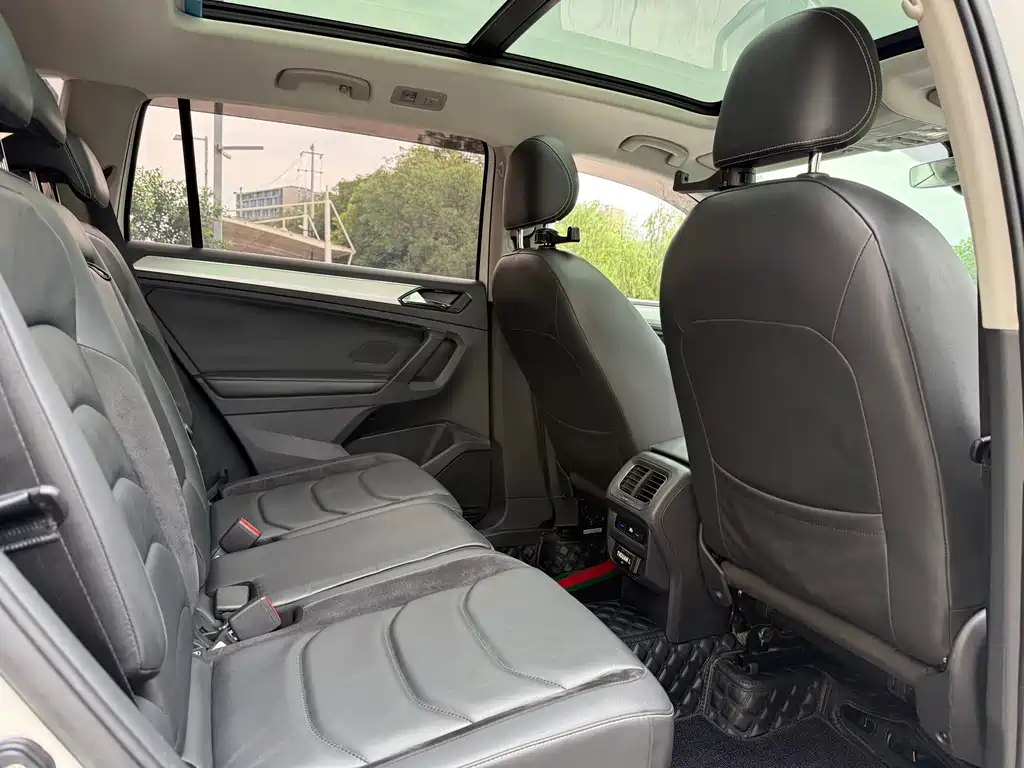 Volkswagen Tiguan L 2017 — фото 11