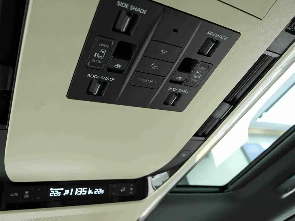Toyota Alphard 2024 — фото 19