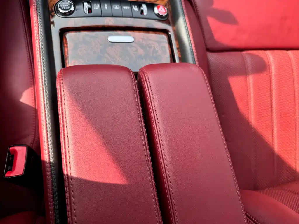 Bentley Flying Spur 2010 — фото 11