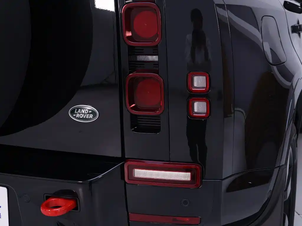 Land Rover Defender 2024 — фото 9