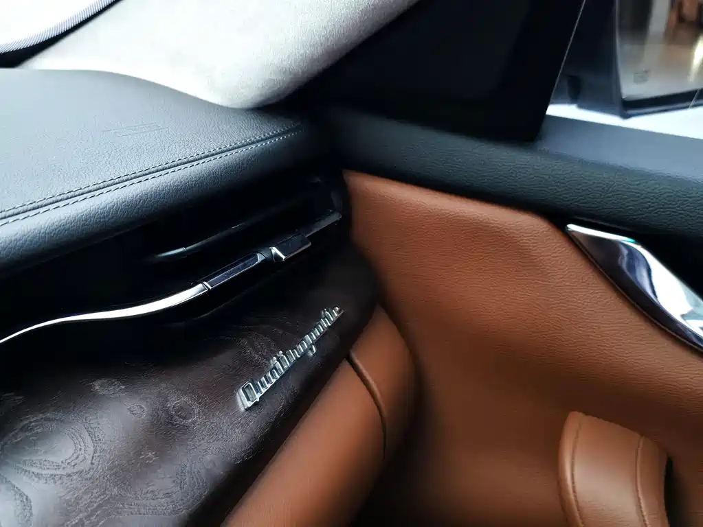 Maserati Quattroporte 2014 — фото 15