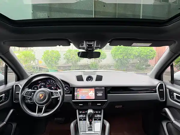 Porsche Cayenne 2021