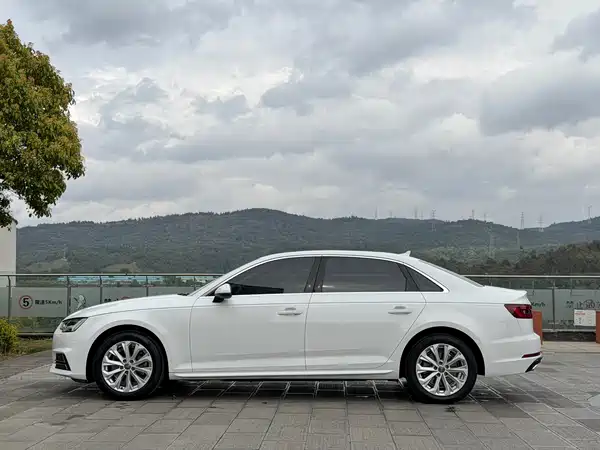 Audi A4L 2019