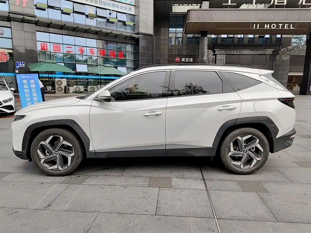 Hyundai Tucson 2022 — фото 3