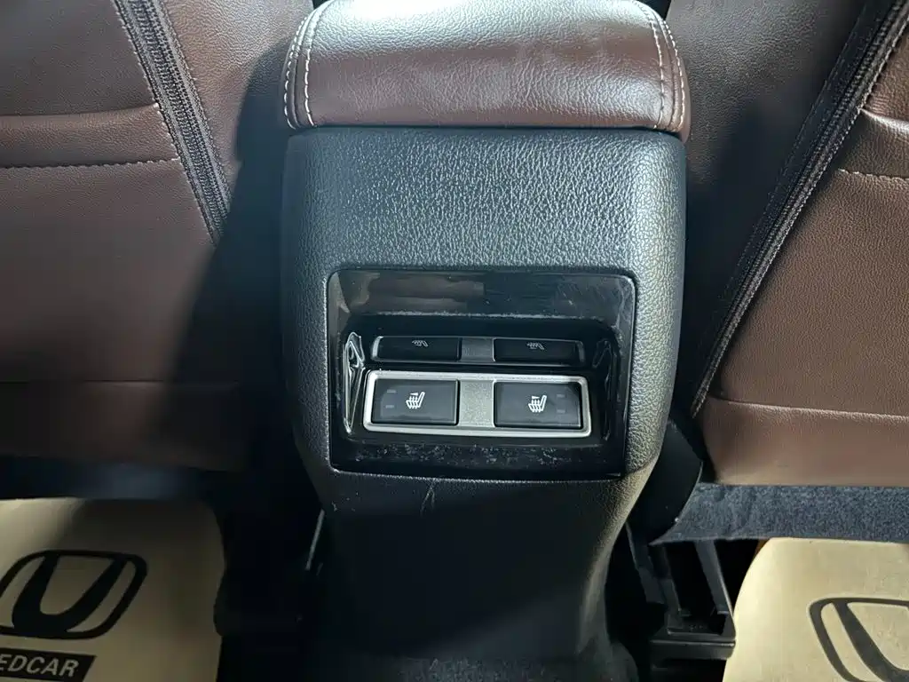Subaru Forester 2017 — фото 16