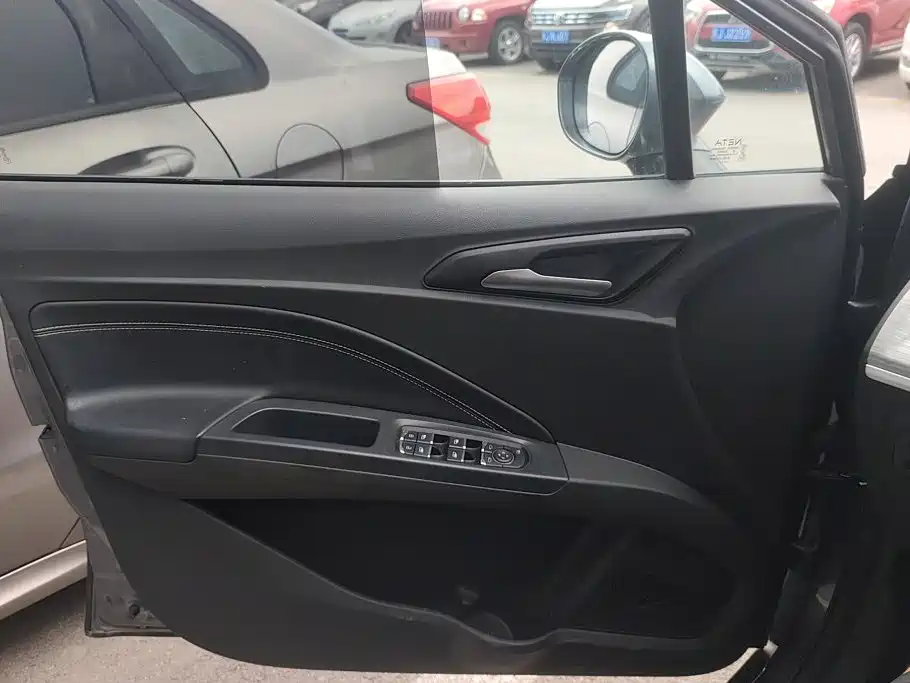 Neta V 2023