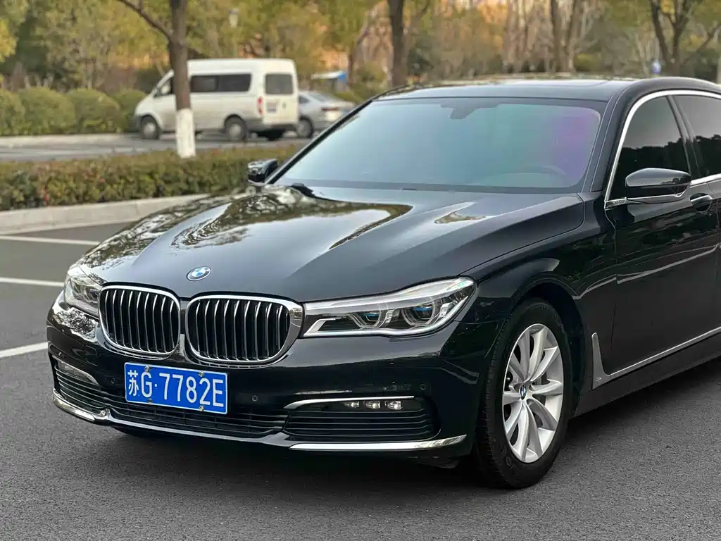 BMW 7 Series 2017 — фото 3