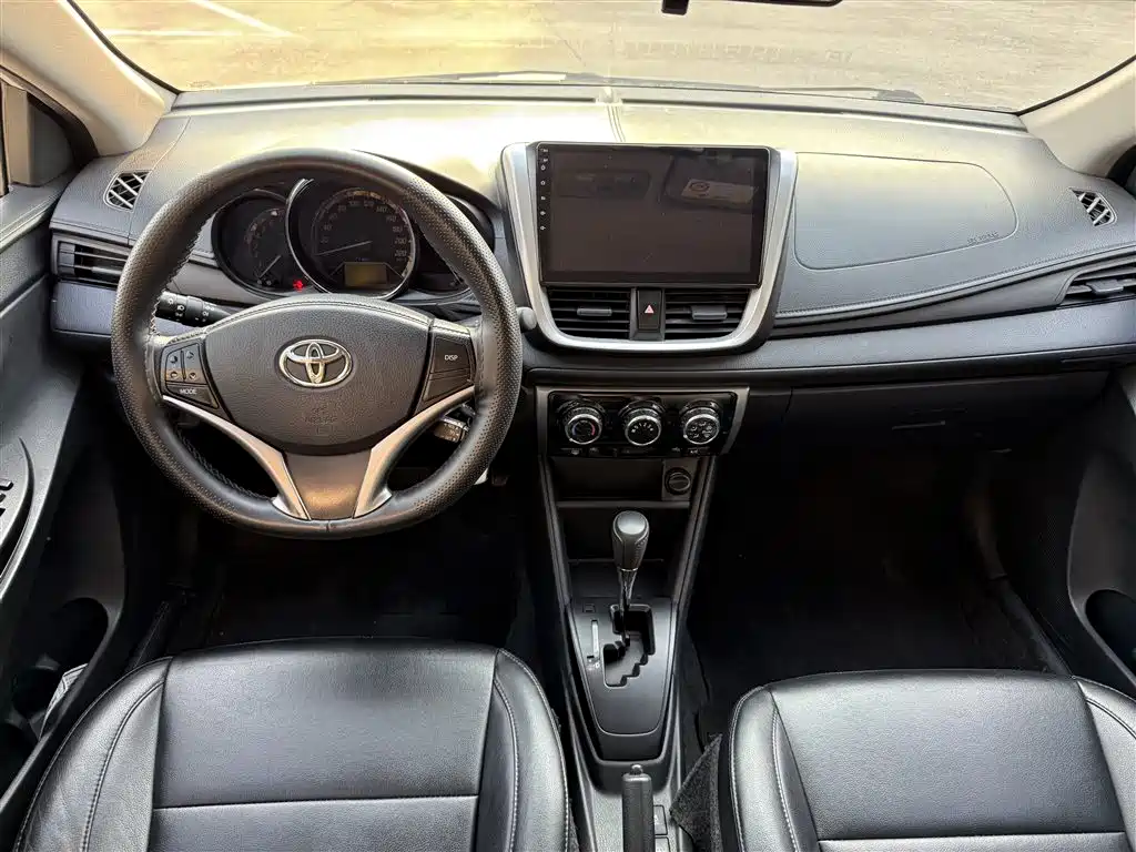 Toyota Yaris L 2022 — фото 22