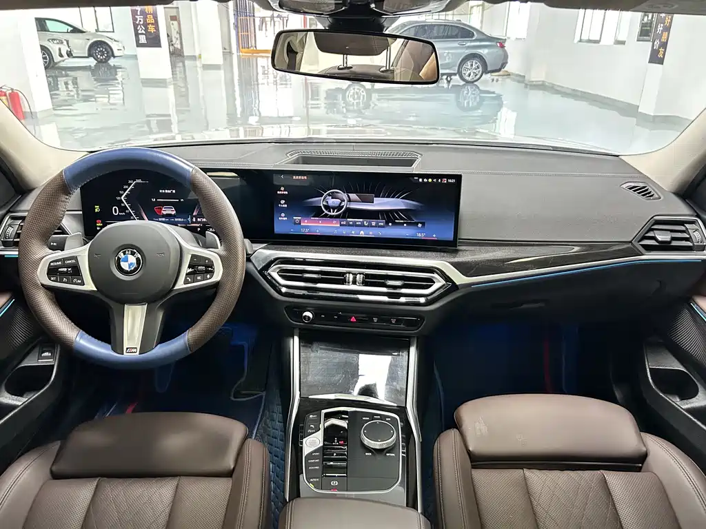 BMW 3 Series 2024 — фото 12