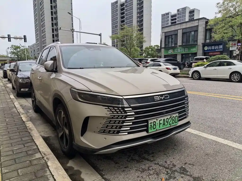 BYD Seal 05 DM-i 2025 — фото 3