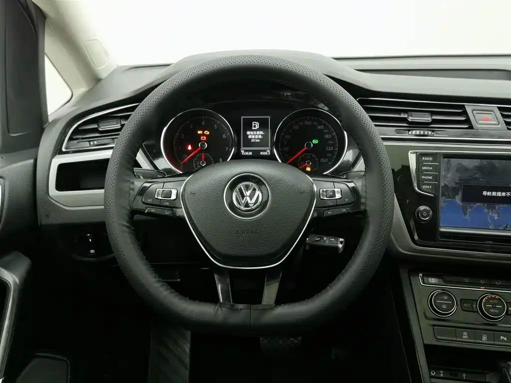 Volkswagen Touran 2018 — фото 11